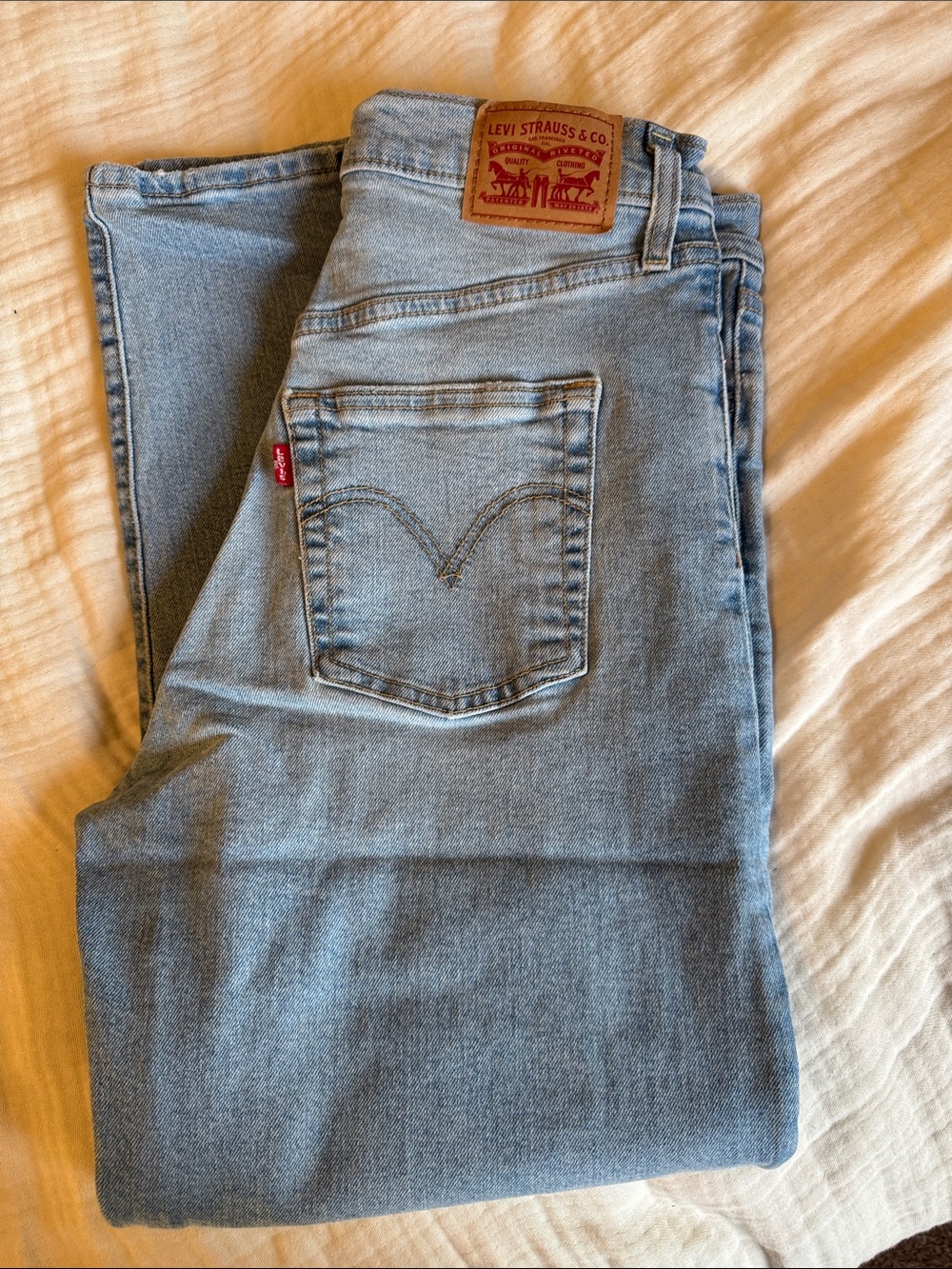 Levi's Women's Light Blue Slim Straight Jeans
